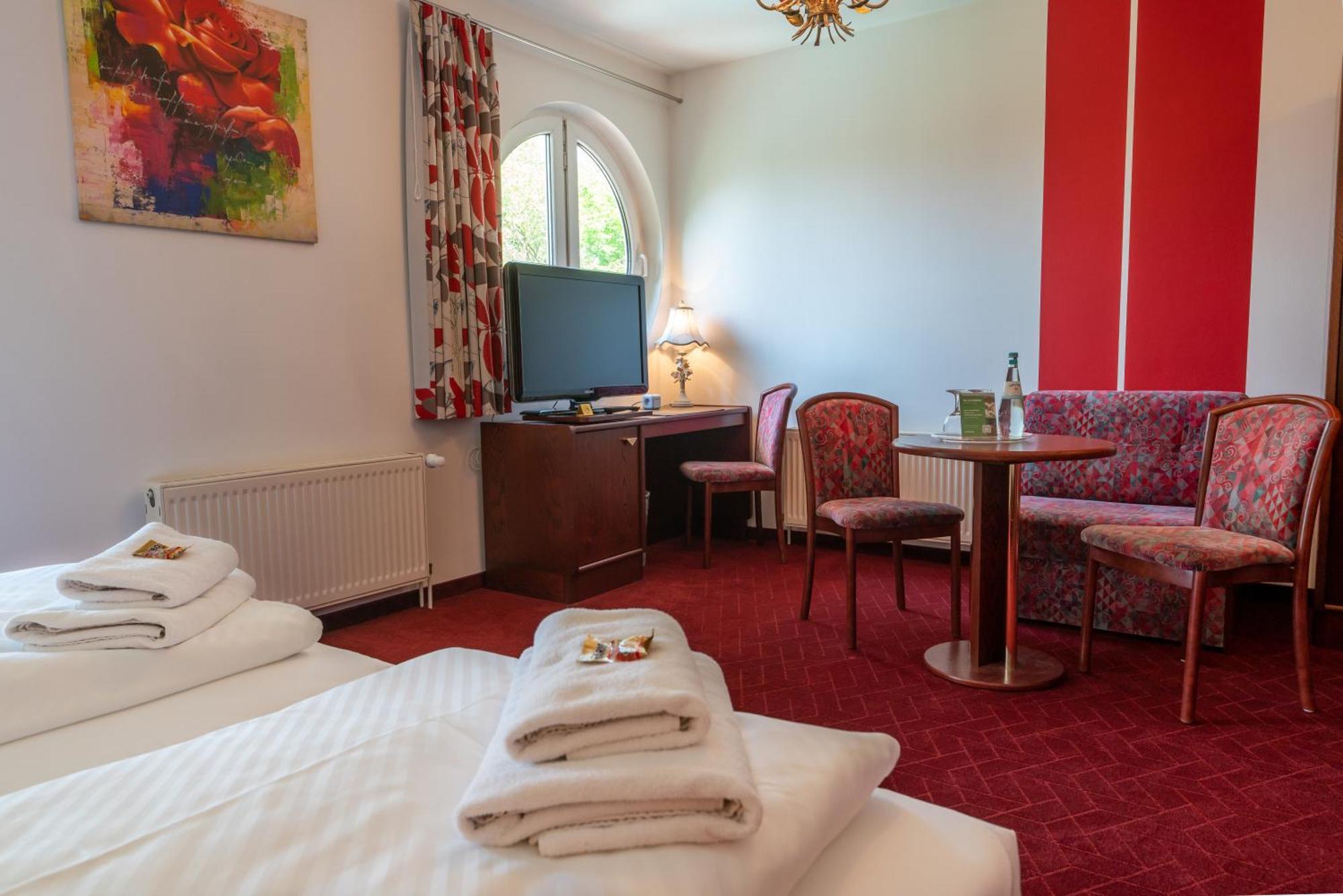 Parkhotel Neustadt Garni Buitenkant foto