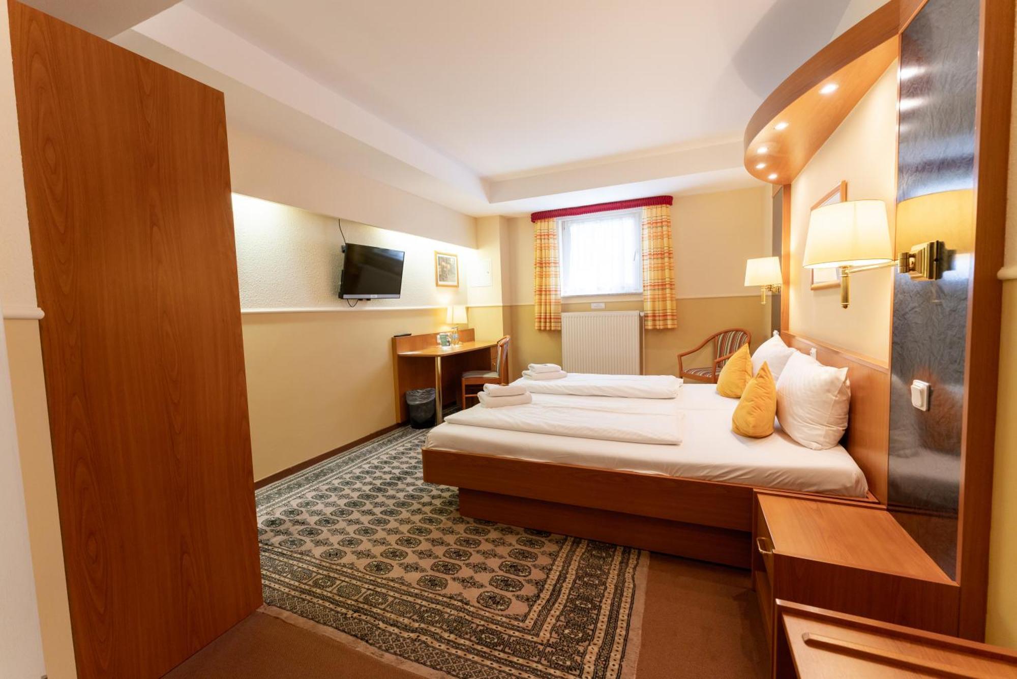 Parkhotel Neustadt Garni Buitenkant foto